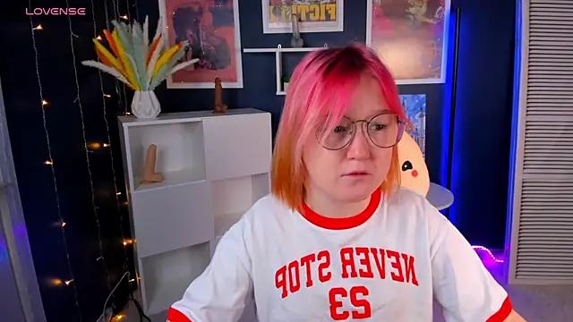 Sara_Robinson from StripChat
