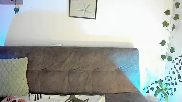sara_sophieee from StripChat