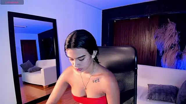 saracorraless on StripChat 