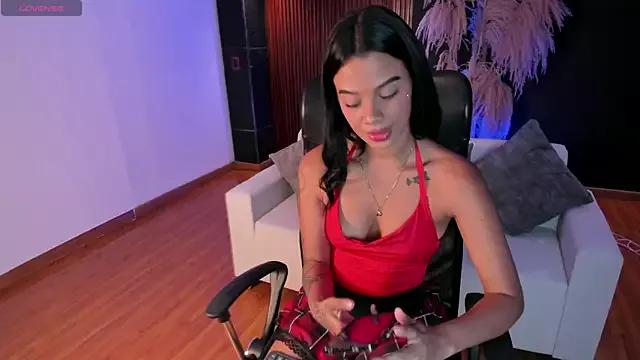 saracorraless on StripChat 