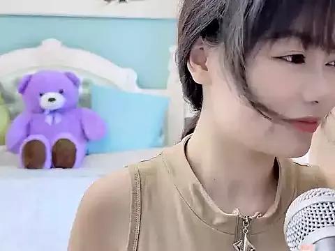 sarah111 from StripChat