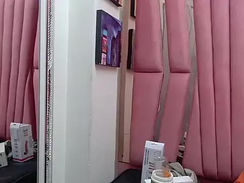 Sarah_Hornny from StripChat
