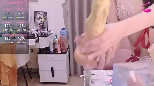 Sarah_Xoxo from StripChat