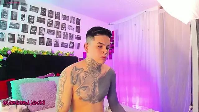 Sarahandzack from StripChat is Freechat