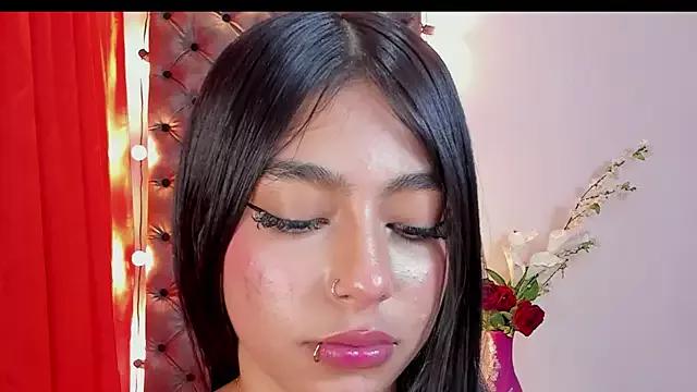 Sarahbrowm_ from StripChat