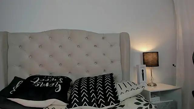 SarahLeyva from StripChat