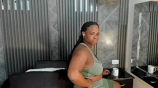 SaraiEvans from StripChat