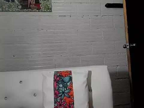 sarasandle from StripChat