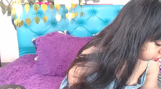 SARAWILLS on StripChat 