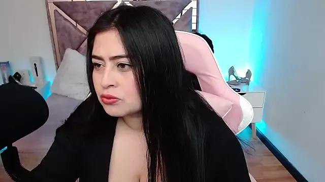 sarayandre from StripChat is Freechat