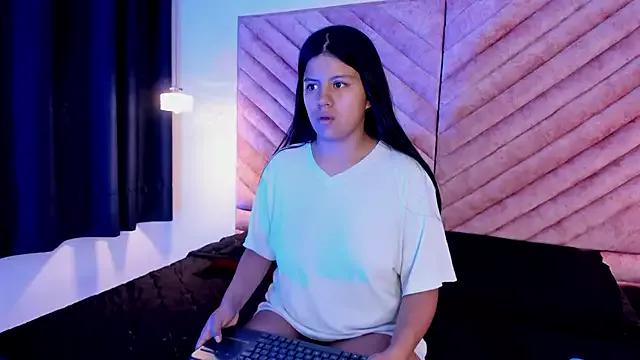 sasha_roldann from StripChat