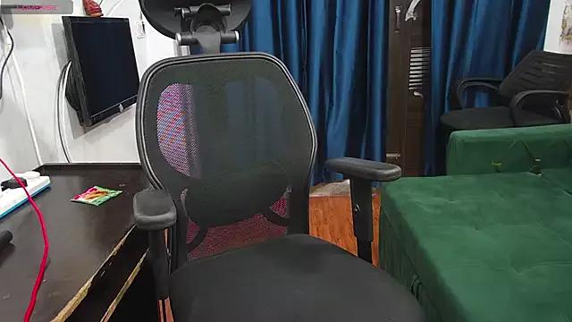 sassysonia from StripChat