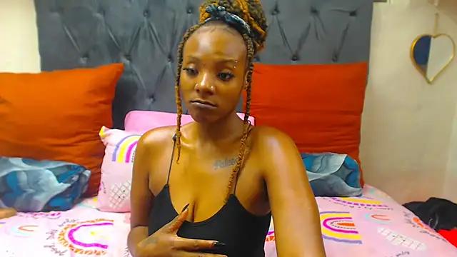 SAVAGExBOO from StripChat