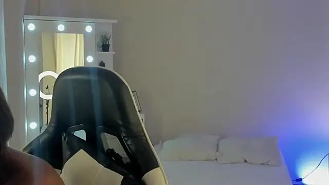 SavannahWildee from StripChat