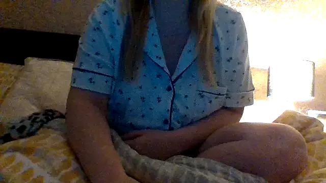Scottish-Goddess from StripChat is Freechat