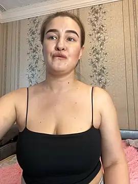 SelenaBigTits from StripChat