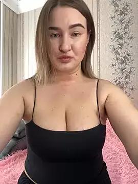 SelenaBigTits from StripChat