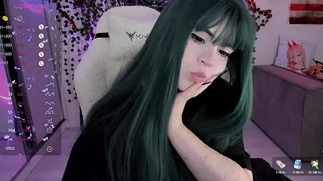 SelenaCute from StripChat