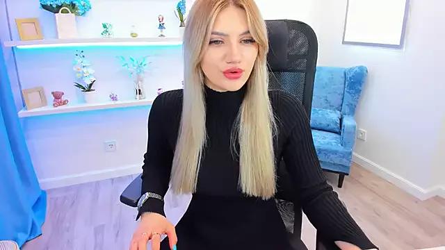 SelenaeMoore from StripChat