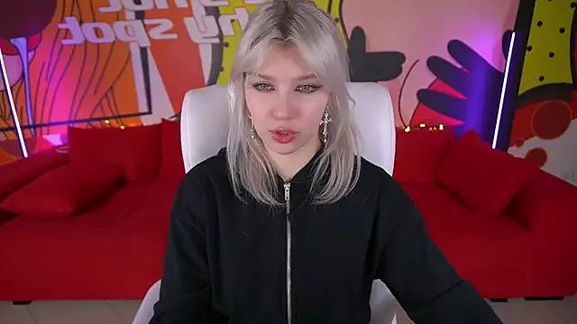 SelenaIris from StripChat