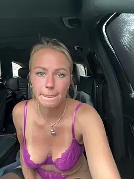 selenaluvv from StripChat