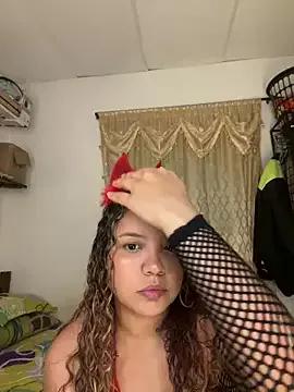 Selene_kisses from StripChat is Freechat