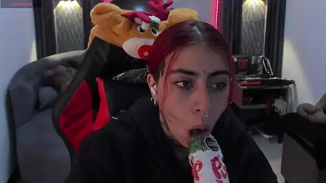 selene_red_ from StripChat