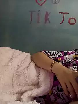 Sellena2 from StripChat