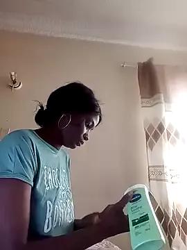 sexy-juicy from StripChat is Freechat
