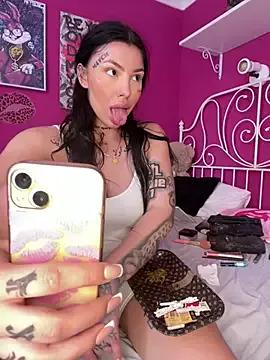 Photos of sexynalaa from StripChat is Freechat