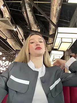 Siesta_Walker from StripChat is Freechat