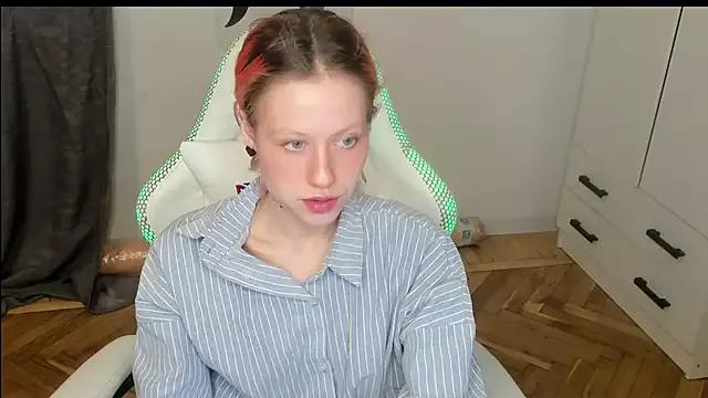 Silly__Milly from StripChat