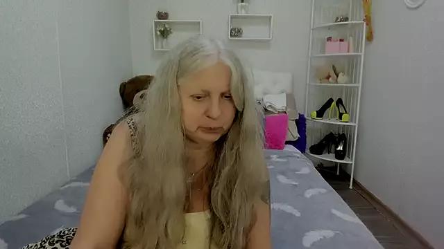 silver_moon_light from StripChat is Freechat