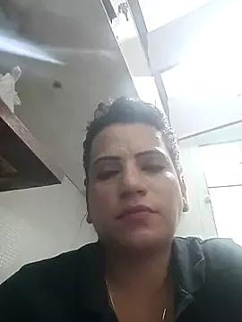 simmi_love from StripChat is Freechat