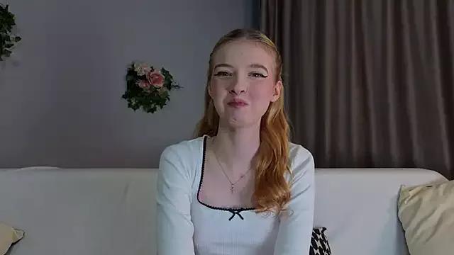 Photos of simplegirly from StripChat is Freechat
