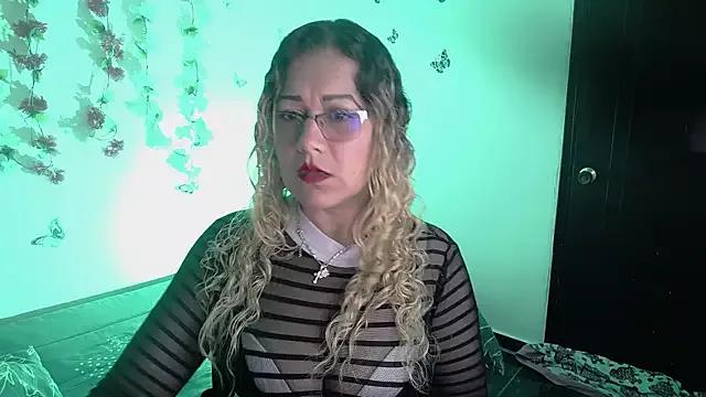 Skarleth_Diaz from StripChat is Freechat