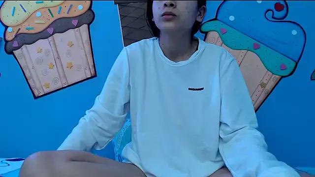 skinnykalitzo18 from StripChat is Freechat