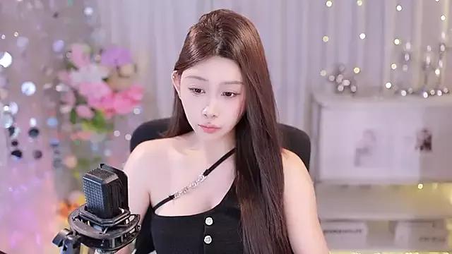 SleepArtist from StripChat