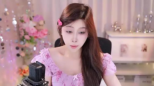 SleepArtist from StripChat