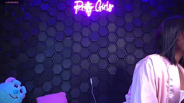 Sofiamiller10 from StripChat is Freechat