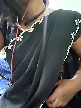 Soloqueentamil from StripChat is Freechat