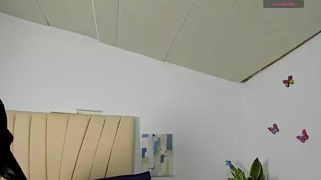 Sophia_Ebony from StripChat is Freechat