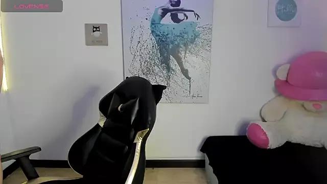 Girls: try live performances with matured performers, from dancing to quirks, in a variety of beautiful sex cams.