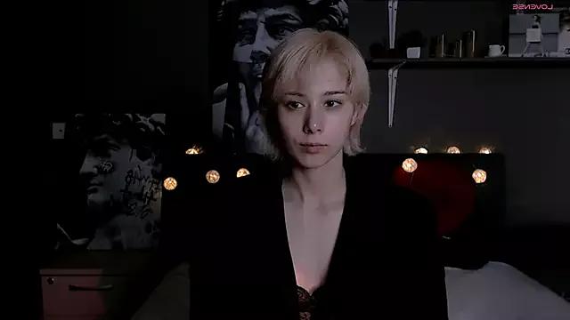 SophieAsh from StripChat is Freechat