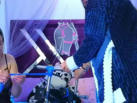 Girls: try live performances with matured performers, from dancing to quirks, in a variety of beautiful sex cams.