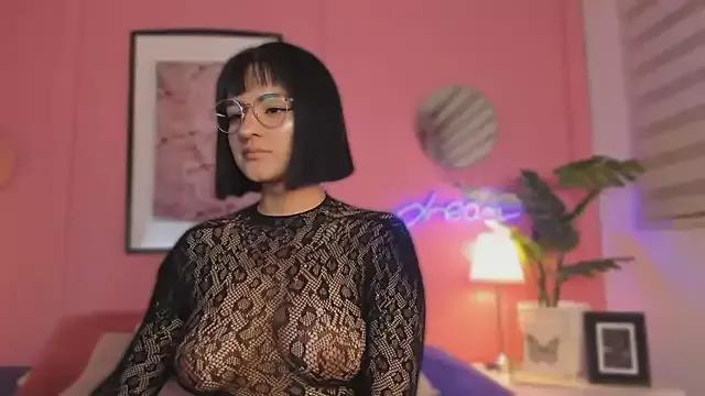SoySaraa from StripChat