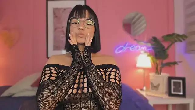 SoySaraa from StripChat