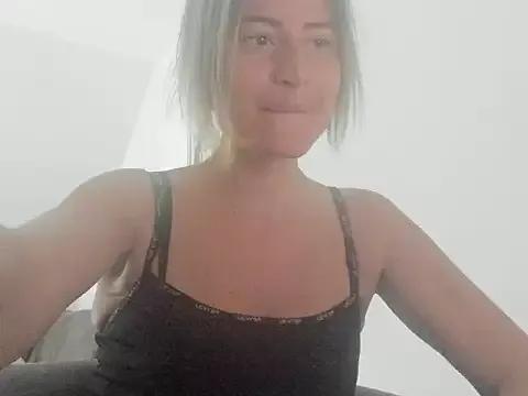 Ssoniaaa from StripChat