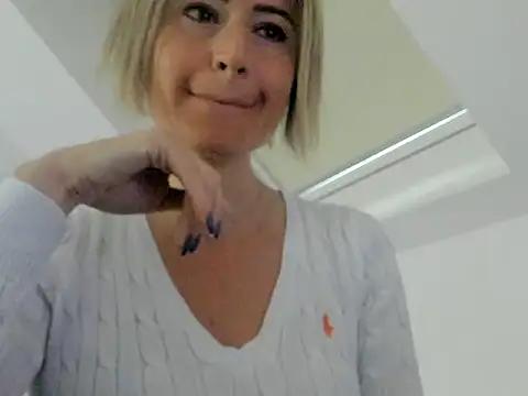 Ssoniaaa from StripChat