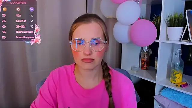 StacyHotty from StripChat is Freechat